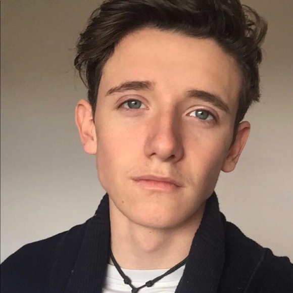 Meet your Posher, Cody - Picture 1 of 1